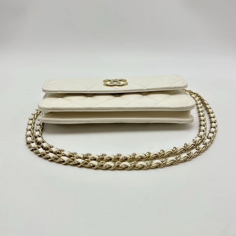 CHANEL 白色金扣24s珍珠woc手提肩背斜背包17*9.5*3 98新配件塵袋-3