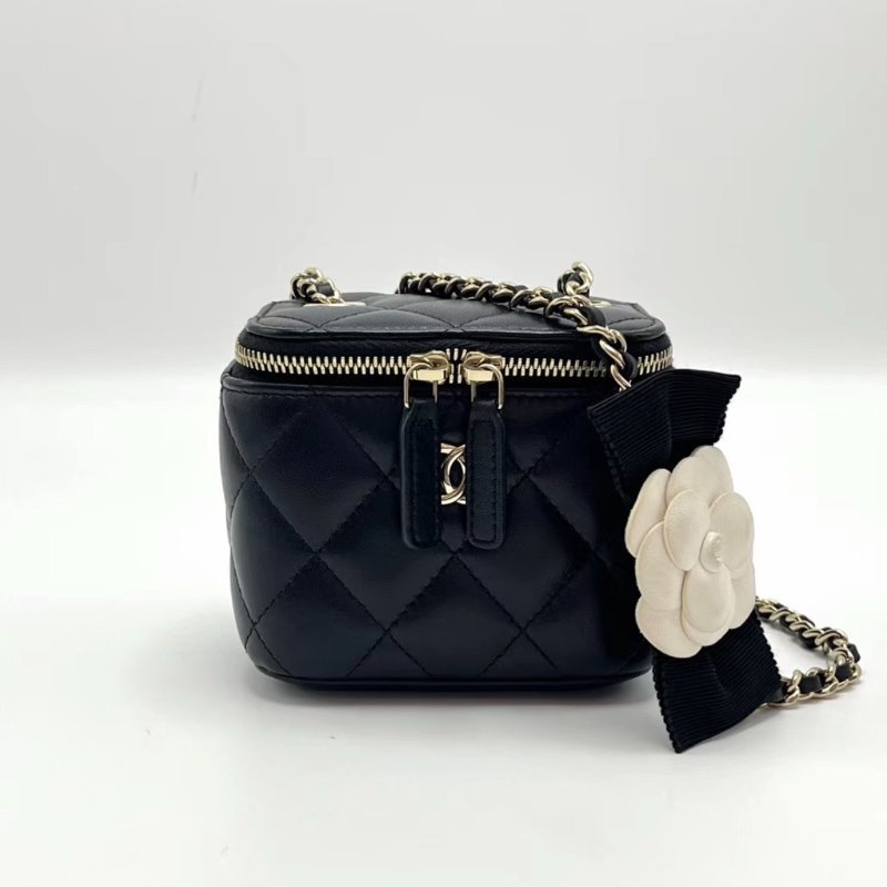 CHANEL 黑金蝴蝶結山茶花化妝盒子鏈條包10*9*7 98新配件塵袋-0