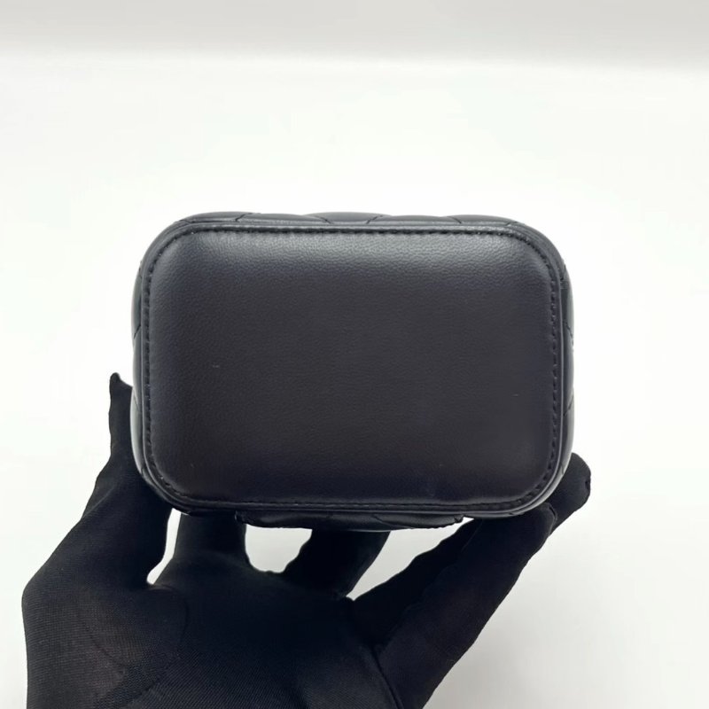 CHANEL 黑金蝴蝶結山茶花化妝盒子鏈條包10*9*7 98新配件塵袋-3