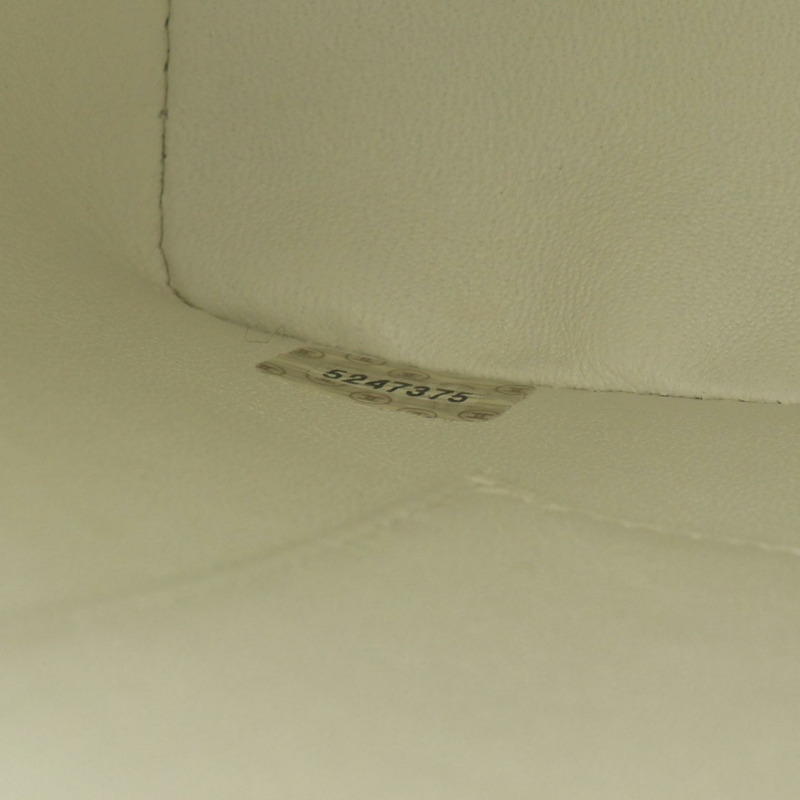 香奈兒 Medallion 手提包，小牛皮，白色，二手，金色五金，女士-4