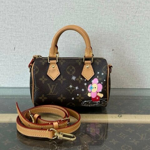 LV 聖誕節限定speedy nano手提斜背包 16*10*7.5 98新配件塵袋