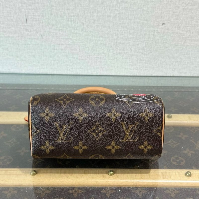 LV 聖誕節限定speedy nano手提斜背包 16*10*7.5 98新配件塵袋-3