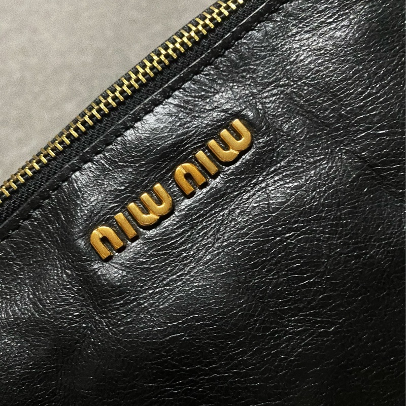 miumiu黑金油蠟機車包 機場包 斜背包 手提包-2