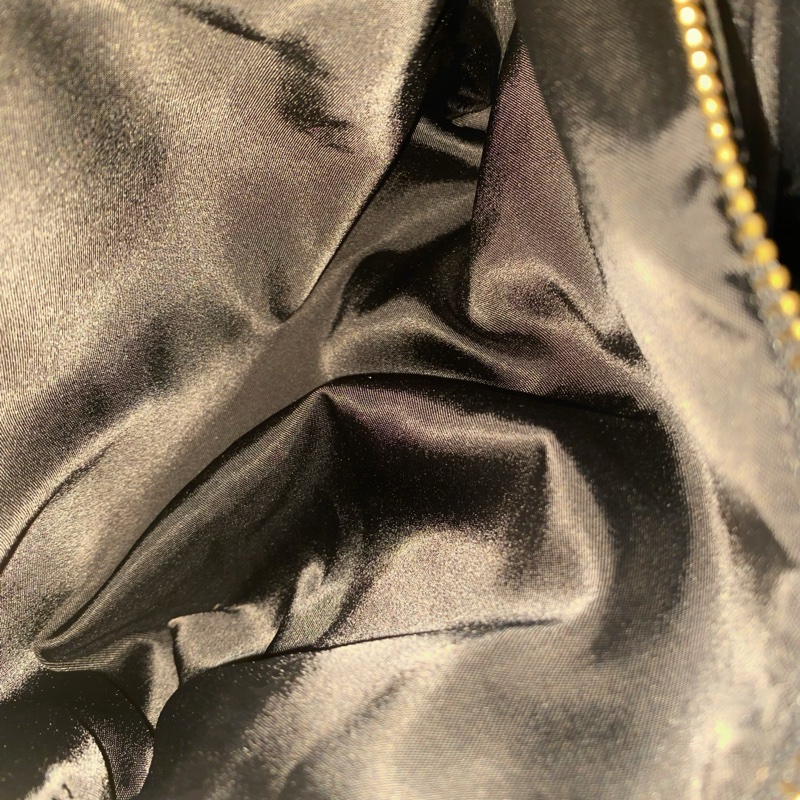 miumiu黑金油蠟蝴蝶結包 機車包 機場包  斜背包 手-15