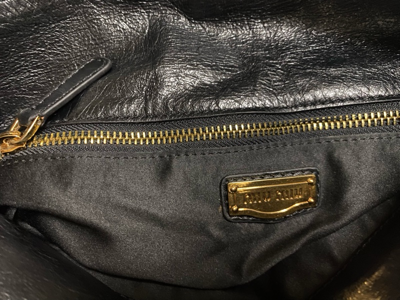 miumiu黑金油蠟蝴蝶結包 機車包 機場包  斜背包 手-22