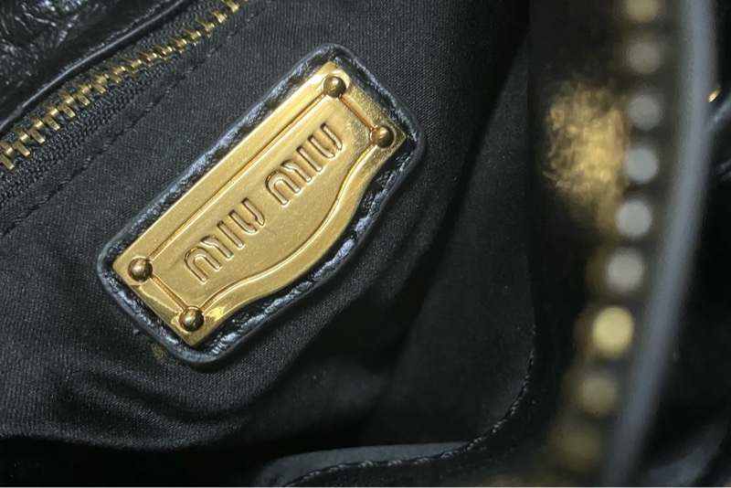 miumiu黑金油蠟蝴蝶結包 機車包 機場包  斜背包 手-23