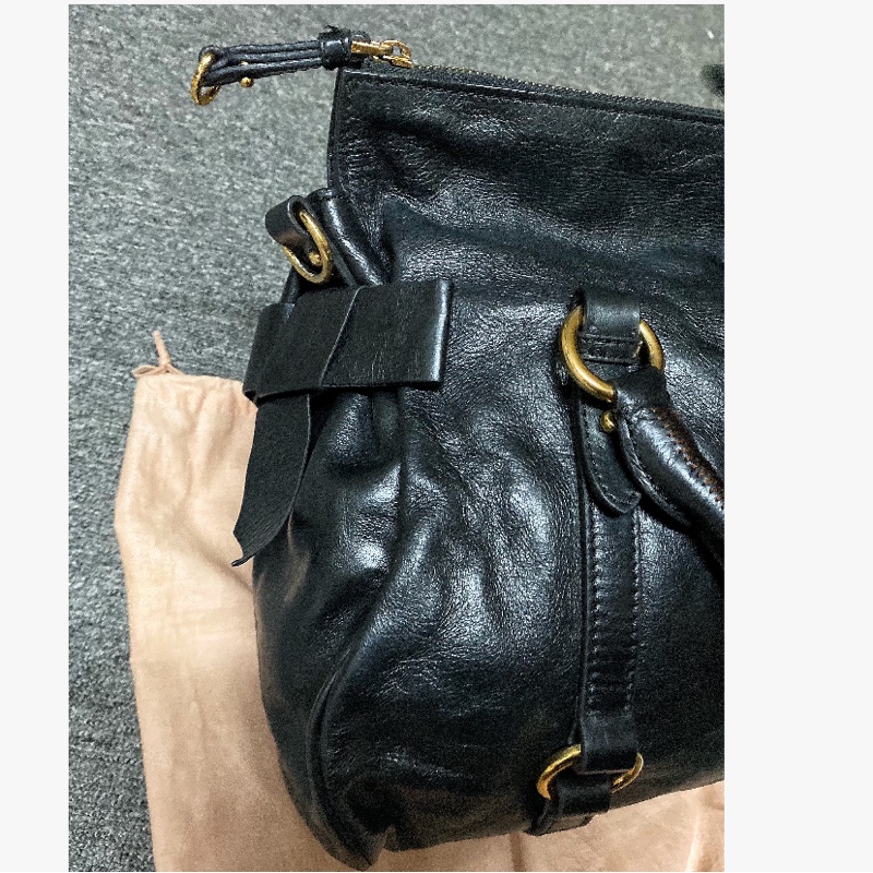 miumiu黑金油蠟蝴蝶結包 機車包 機場包  斜背包 手-12