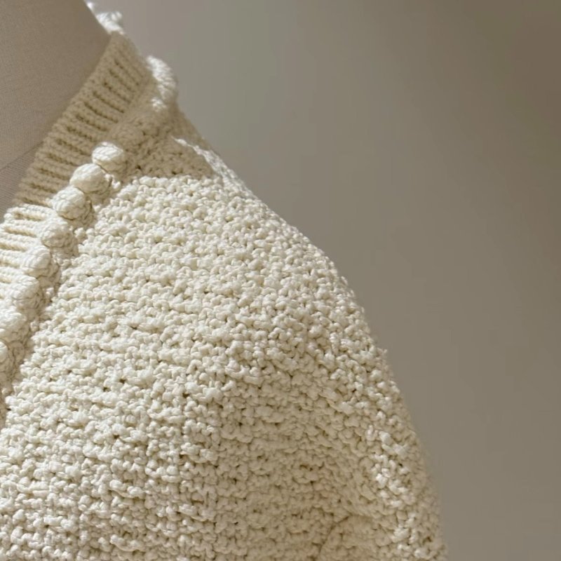 CHANEL 米白色短款束腰針織上衣套裝38碼 衣長34 胸圍45 肩寬43全新閒置配件鈕扣吊牌-2