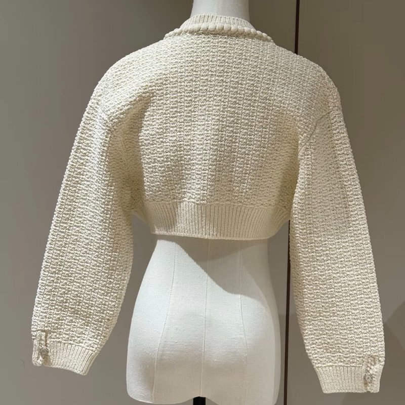 CHANEL 米白色短款束腰針織上衣套裝38碼 衣長34 胸圍45 肩寬43全新閒置配件鈕扣吊牌-3