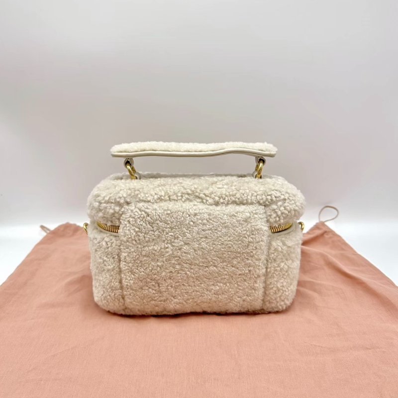 MIUMIU 金標LOGO拉鍊泰迪盒子包 19*11.5*8 全新閒置配件塵袋-5