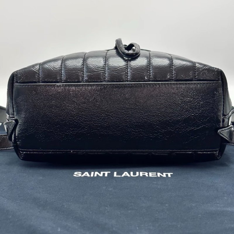 YSL 黑銀雲朵V紋後背包24*21*10.5 98新配件塵袋-3