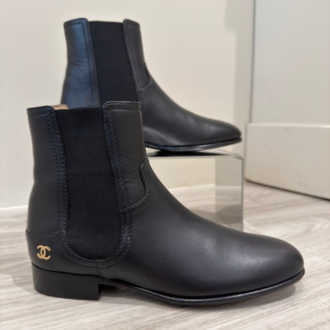 Chanel  黑色短靴❤️‍🔥超好看極新36號