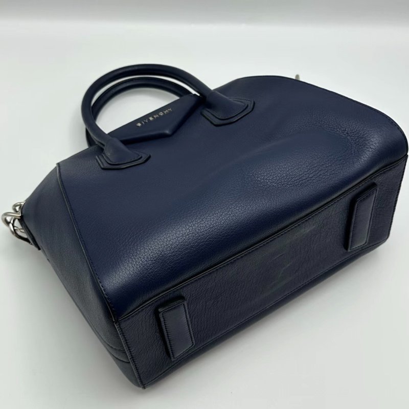 GIVENCHY Antigona系列手提肩背鑽石包 28*22*15 98新配件吊牌-2