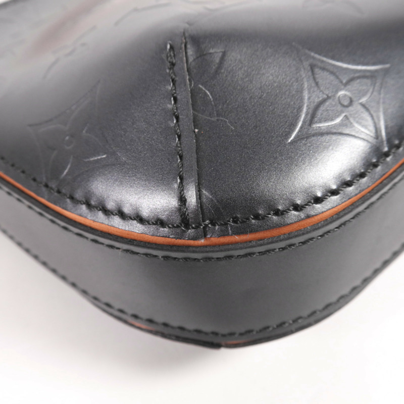LOUIS VUITTON Monogram Mat Fowler銀扣肩背袋-11