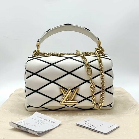 LV 黑白金扣菱格羊皮Twist手提鏈條包 24.5*15*11 全新閒置配件塵袋吊牌購證