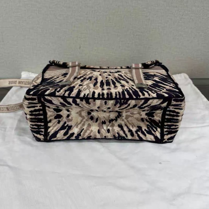 DIOR 萬花筒刺繡斜背郵差肩背斜背包 28*25*12 99新配件塵袋-3