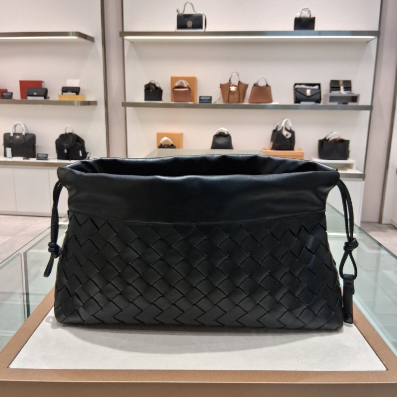 🎉新品好折扣✨Bottega Veneta 839394 Dustbag Notte 皮革束口肩背包 黑色-4