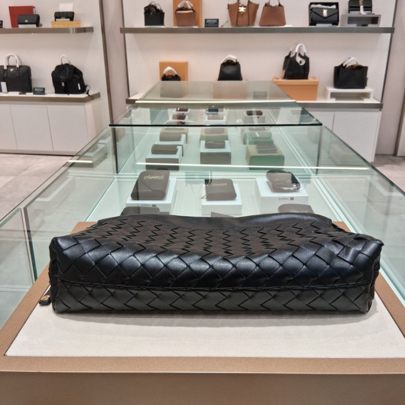 🎉新品好折扣✨Bottega Veneta 839394 Dustbag Notte 皮革束口肩背包 黑色-6