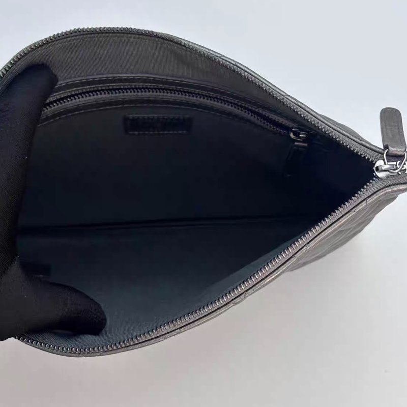 CHANEL 深銀色銀扣菱格紋手拿包 27*20*1 98新配件塵袋-1