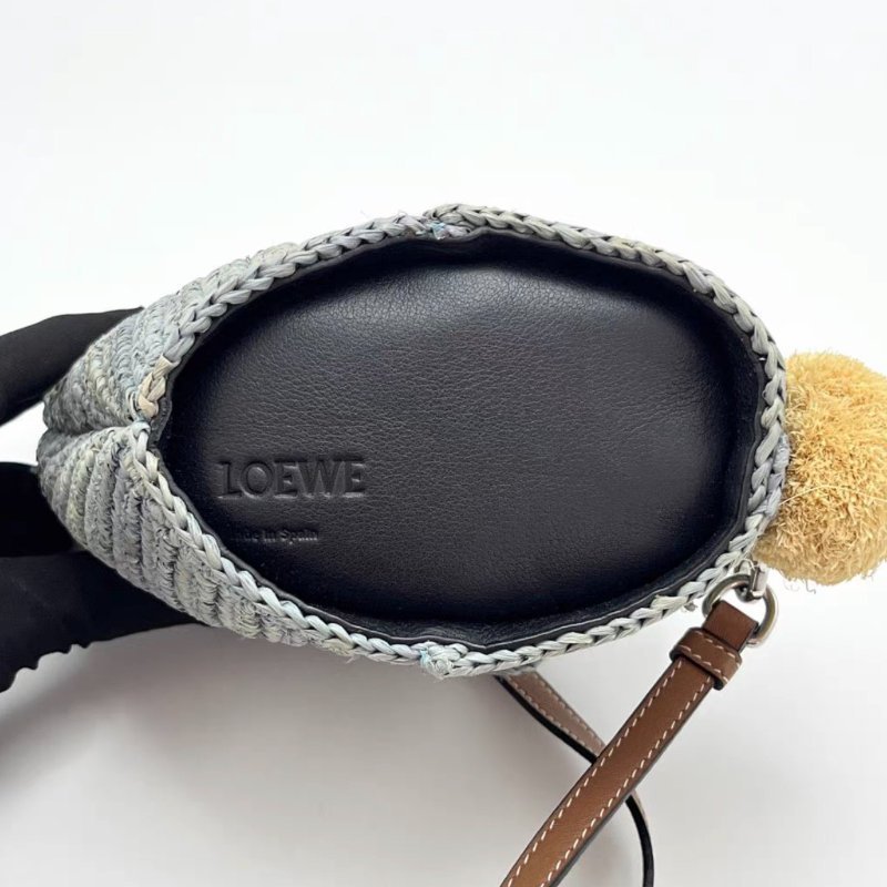 LOEWE 藍色草編肩背斜背兔子包 12*17*9 98新配件塵袋-3