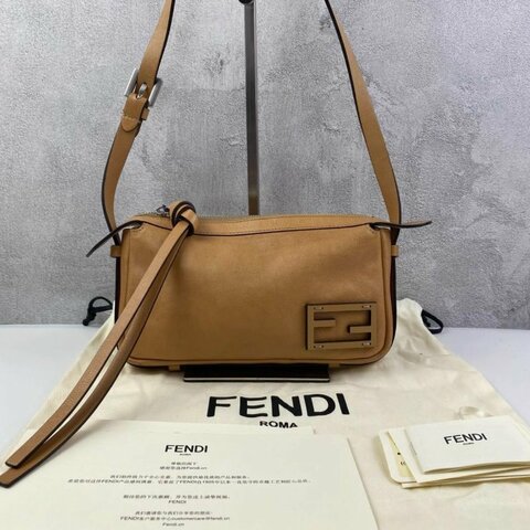 FENDI Simply 手提包腋下包小號棕色 22*4.5*13 99新配件塵袋