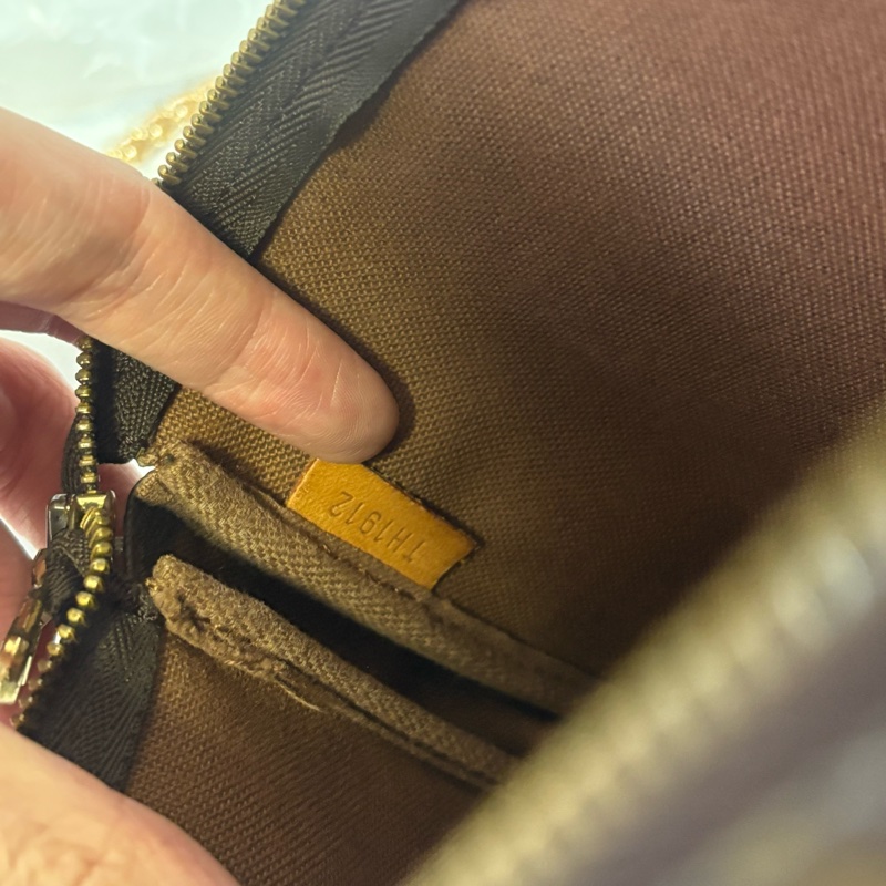 LV經典老花Monogram Pochette麻將包 單肩包-9