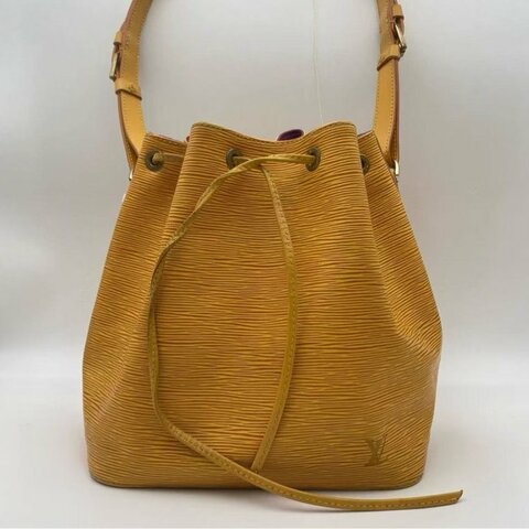 LV 黃色金扣水波紋抽繩水桶肩背包26*27*19.5 98新配件塵袋