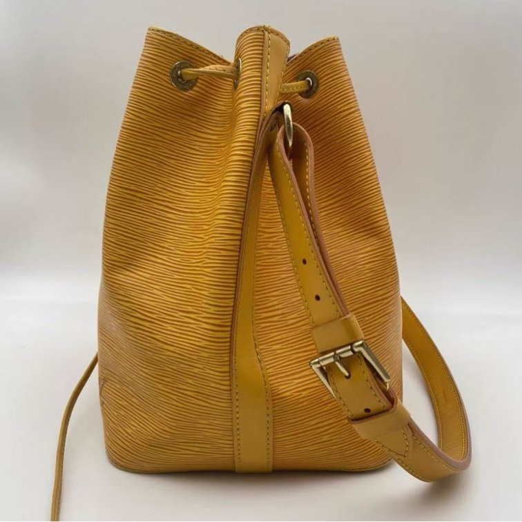 LV 黃色金扣水波紋抽繩水桶肩背包26*27*19.5 98新配件塵袋-2