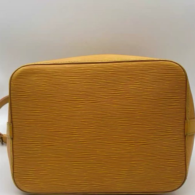 LV 黃色金扣水波紋抽繩水桶肩背包26*27*19.5 98新配件塵袋-3