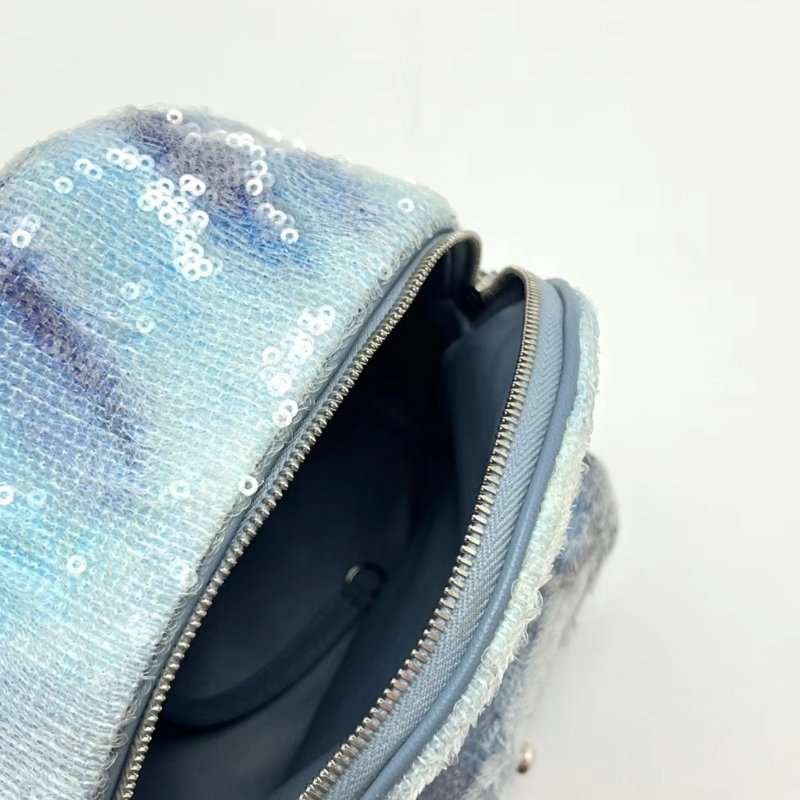 ️CHANEL 亮片雲朵漸變銀扣後背包18*21*10 98新配件塵袋-1