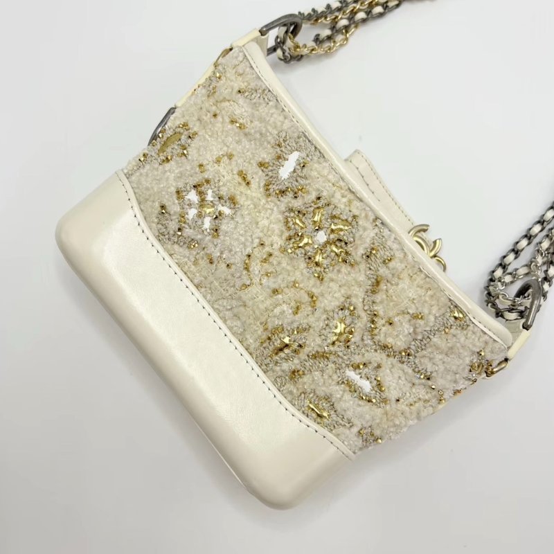 CHANEL 白色毛呢流浪肩背斜背包 21*16*9 99新配件塵袋保卡-4