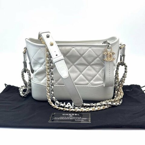 ️CHANEL 淺灰色珠光銀扣小號肩背斜背流浪包 21*15*8.5 98新配件塵袋保卡