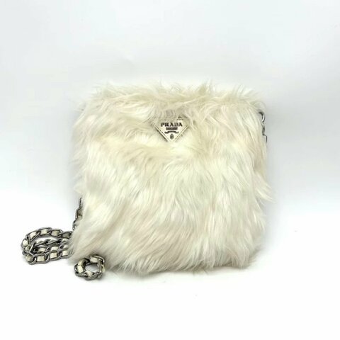 ️PRADA 白色銀扣長毛絨肩背斜背鏈條包 20*18*1 98新配件塵袋