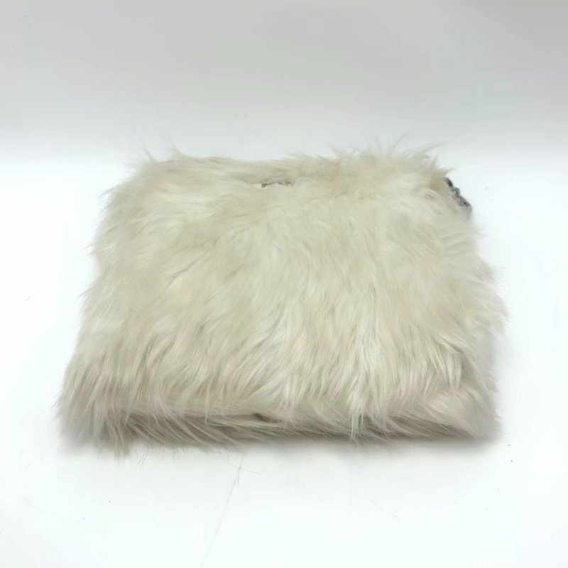 ️PRADA 白色銀扣長毛絨肩背斜背鏈條包 20*18*1 98新配件塵袋-3