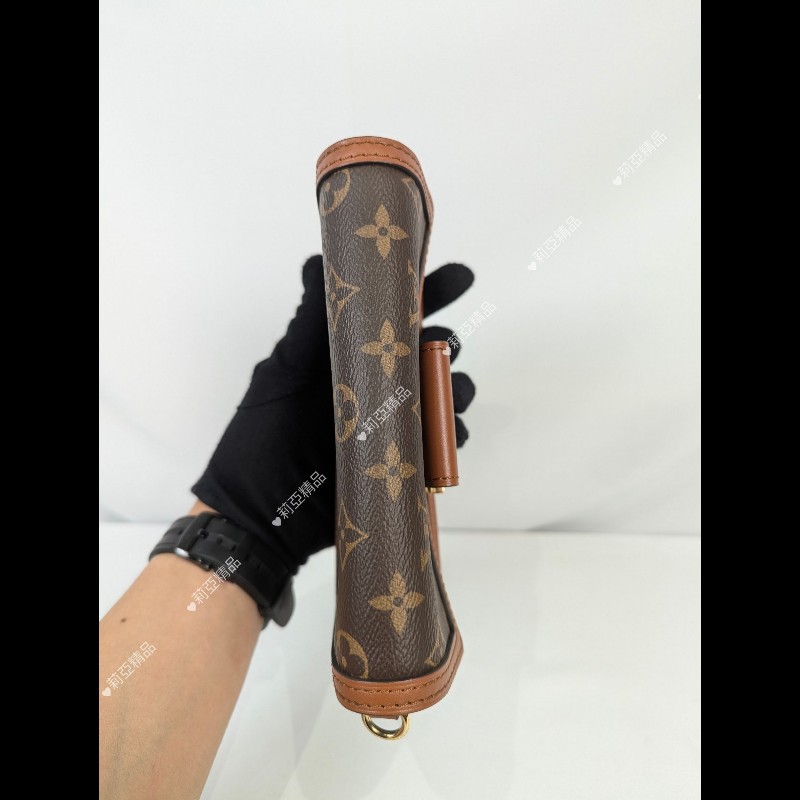 莉亞精品♡LV 達芙妮woc 近新閒置-13