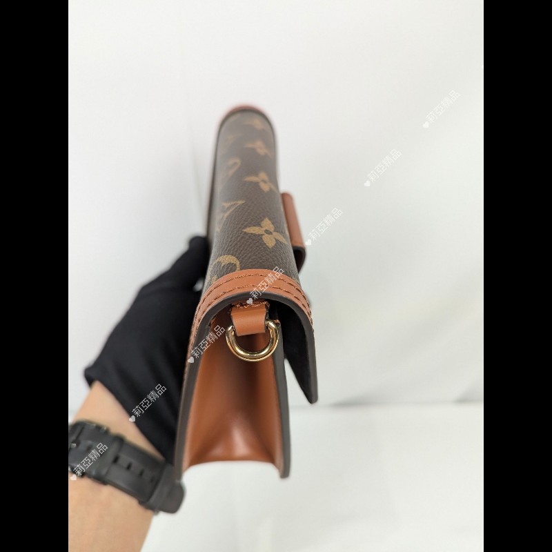莉亞精品♡LV 達芙妮woc 近新閒置-15