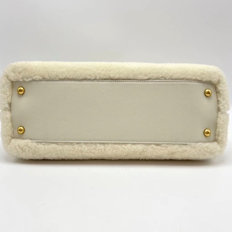 ️CHANEL 白色羊羔毛Coco handle中號 32*18*12 98新配件保卡塵袋-3