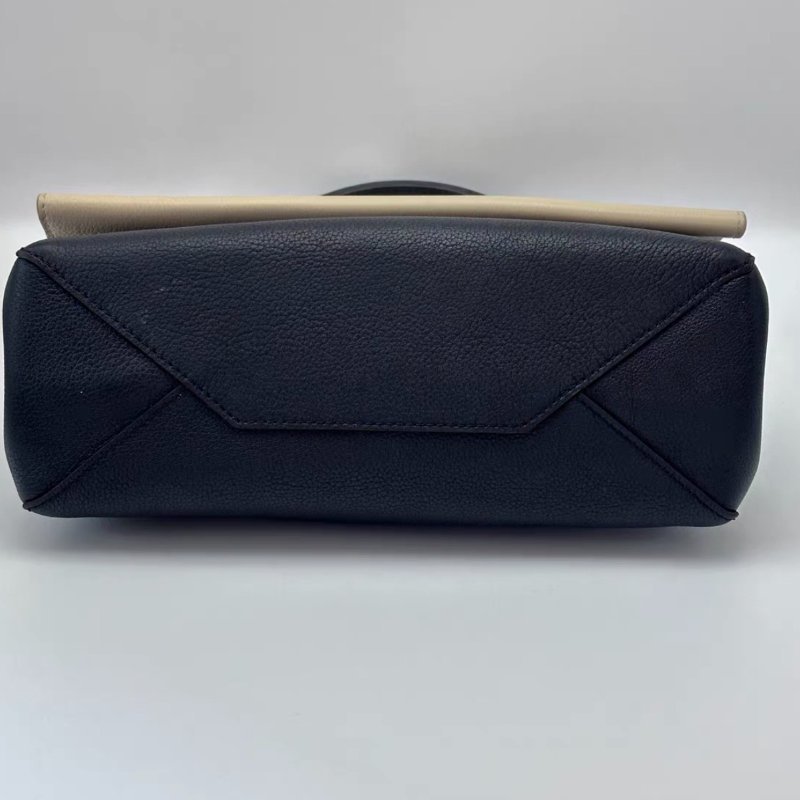 LV 拼色全皮Lock me中號肩背斜背包28*20*10 98新配件塵袋-3