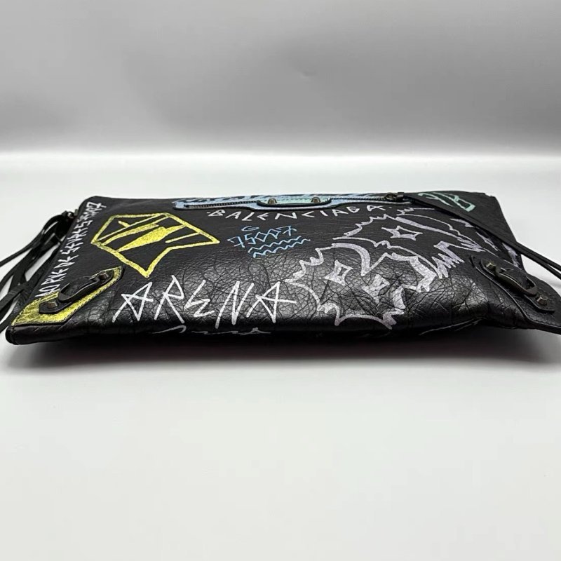 BALENCIAGA 塗鴉彩繪手拿包 34*23*1 98新配件塵袋-3