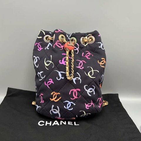 CHANEL 24s彩色帆布logo塗鴉抽繩後背包18*21*8 98新配件塵袋