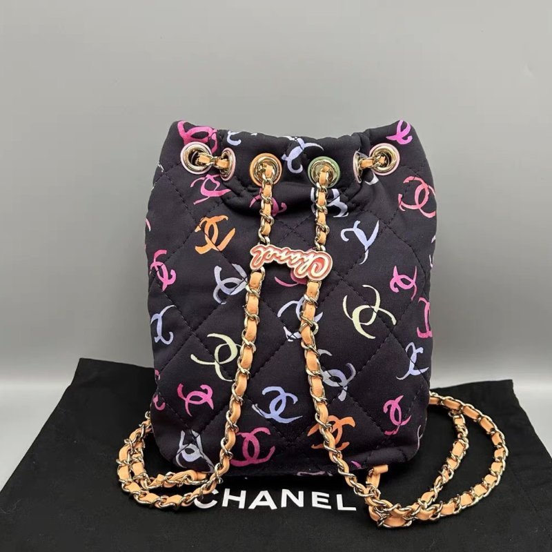 CHANEL 24s彩色帆布logo塗鴉抽繩後背包18*21*8 98新配件塵袋-5