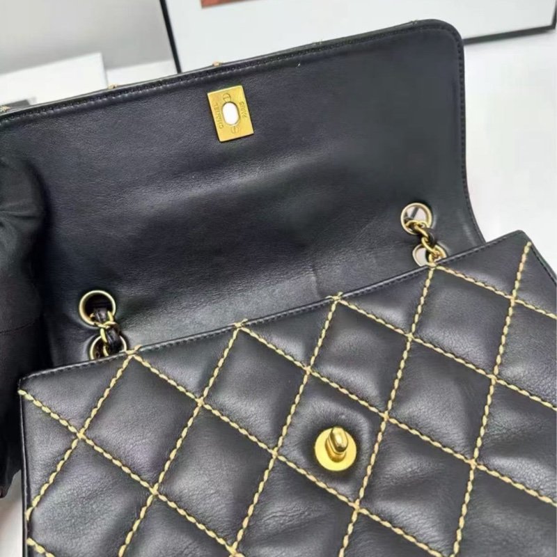 Chanel 菱格紋包 尺寸25*17*6 99新配件塵袋-1