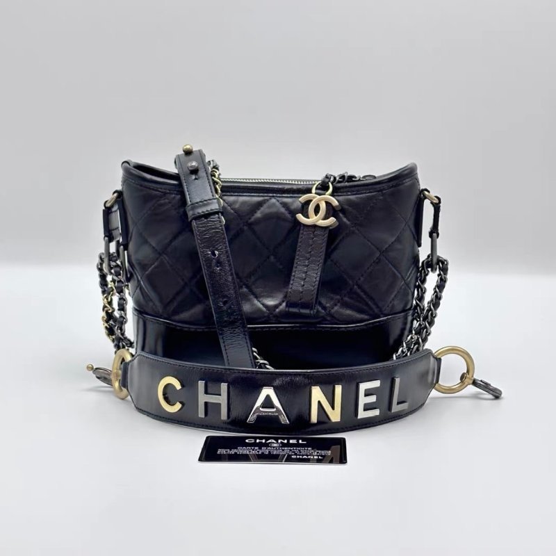 CHANEL 黑色流浪字母肩帶肩背斜背包20*14*7 99新配件保卡塵袋-0