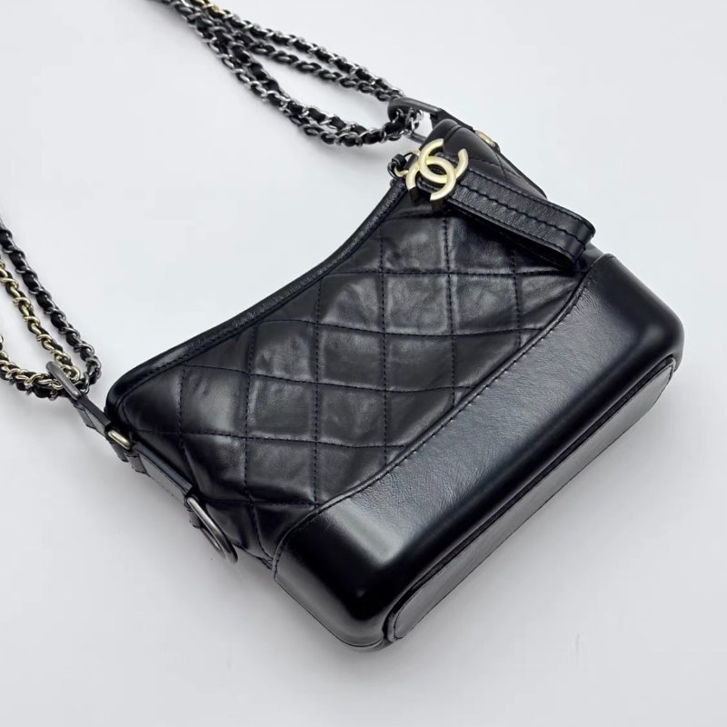 CHANEL 黑色流浪字母肩帶肩背斜背包20*14*7 99新配件保卡塵袋-4