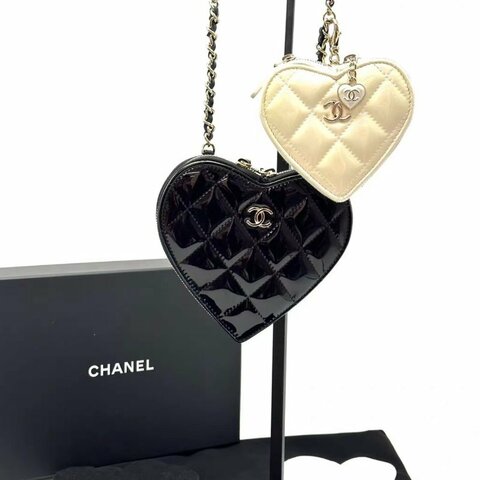 CHANEL 黑白漆皮愛心子母肩背斜背包15*13.5*2 99新配件盒子塵袋