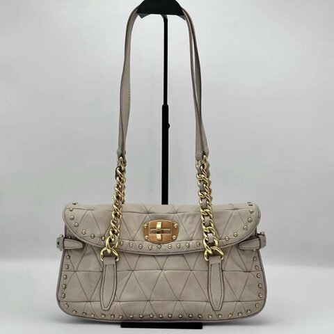 MIUMIU 米黃色金扣鉚釘褶皺肩背腋下包31*17*3 98新配件塵袋