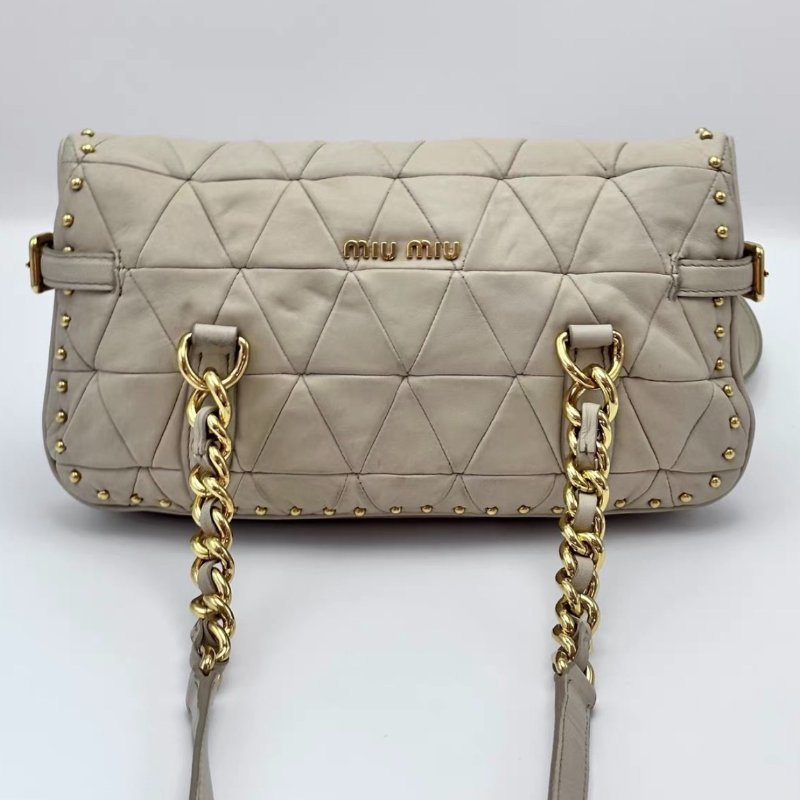 MIUMIU 米黃色金扣鉚釘褶皺肩背腋下包31*17*3 98新配件塵袋-5