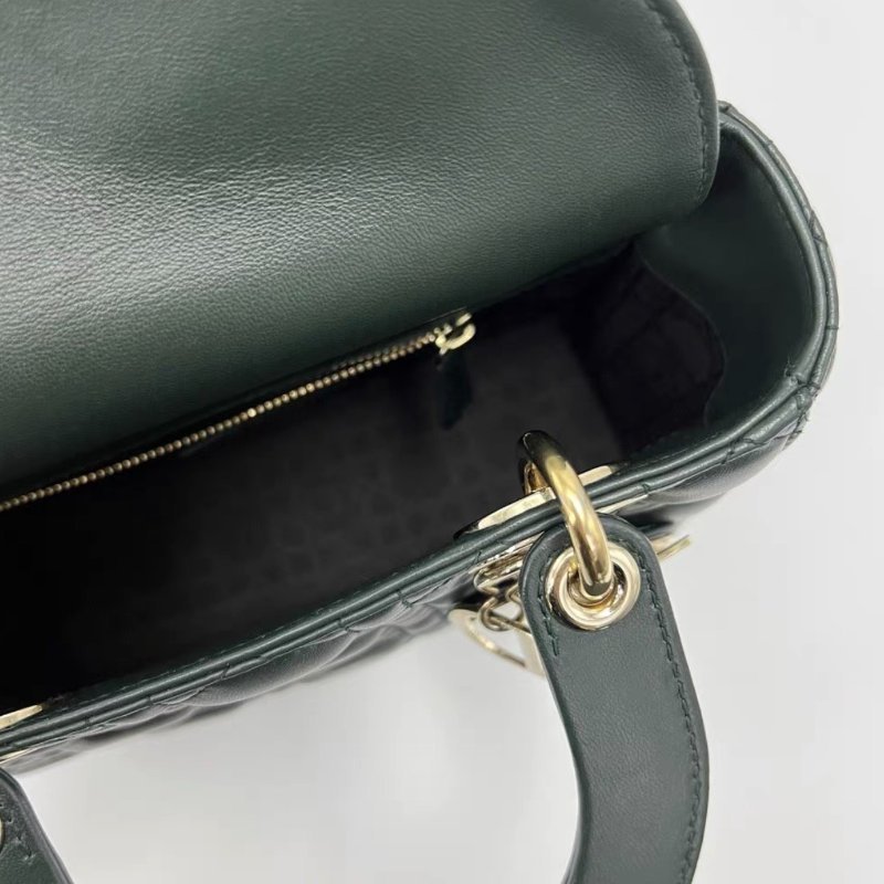 DIOR 深綠色金戴妃四格徽章肩帶手提包20*17*8 98新配件塵袋-1