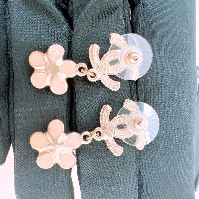 Chanel 19v 粉色花瓣雙C耳環-3