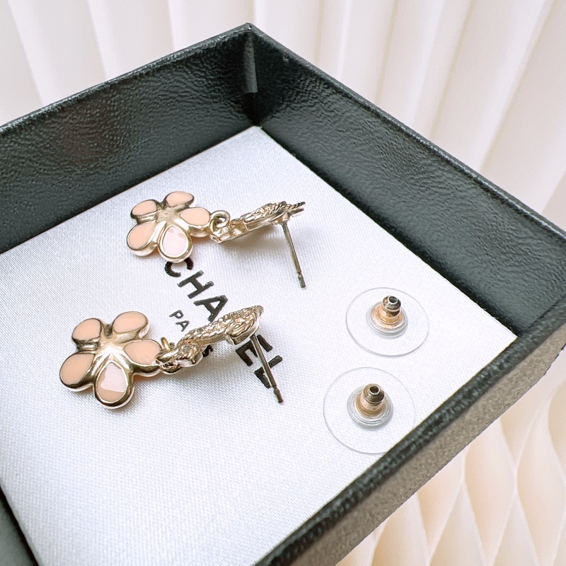 Chanel 19v 粉色花瓣雙C耳環-4